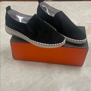 bernie mev. Black Flats